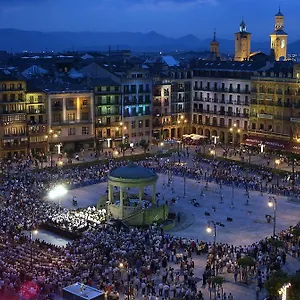 Maison d'hôtes Iraipe Pamplona Auto Check-in, Aizoáin